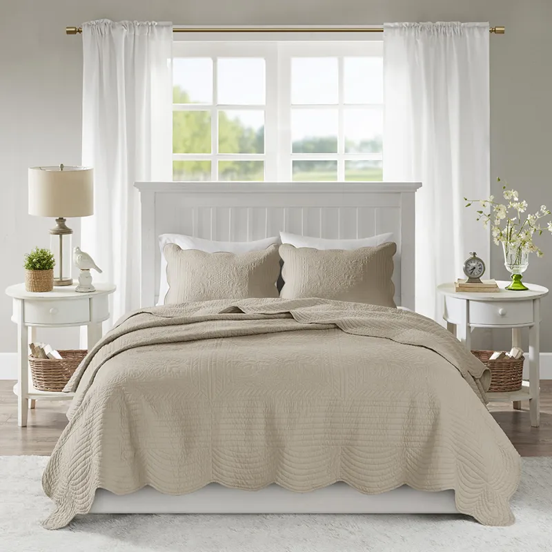 Madison Park Tuscany 3 Piece Reversible Scalloped Edge Quilt Set