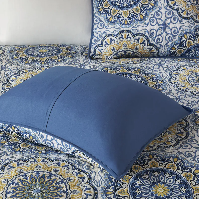 Madison Park Tangiers 6 Piece Reversible Quilt Set with Throw Pillows