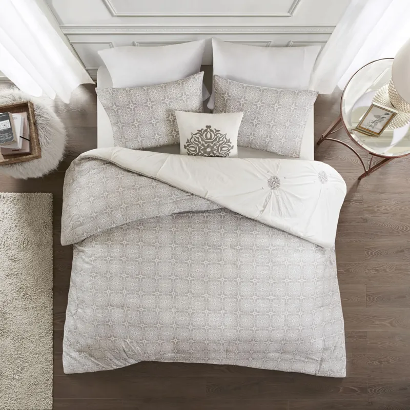 Madison Park Malia 4 Piece Embroidered Cotton Reversible Duvet Cover Set