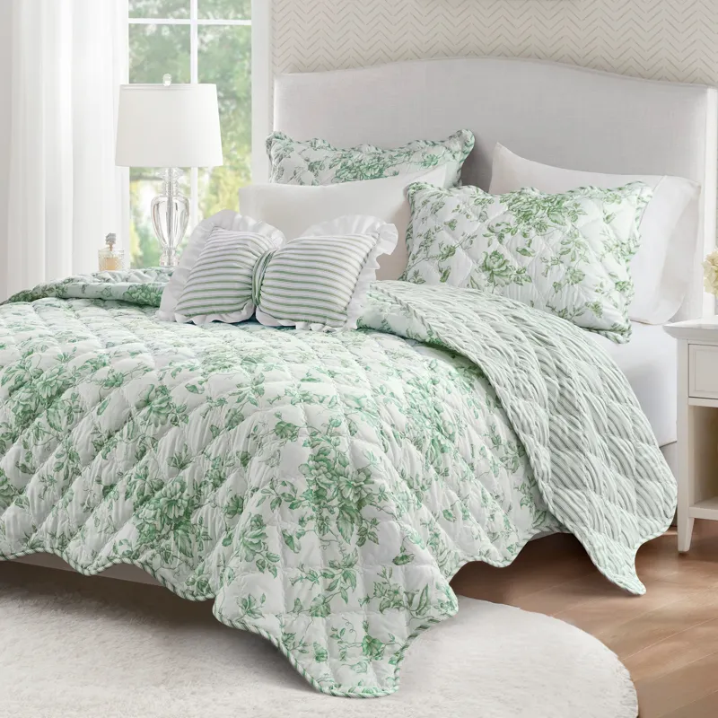 Madison Park Essentials Adele Quilt Set
