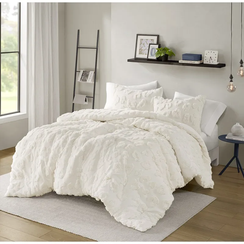 Intelligent Design Larissa Animal Chenille Comforter Set
