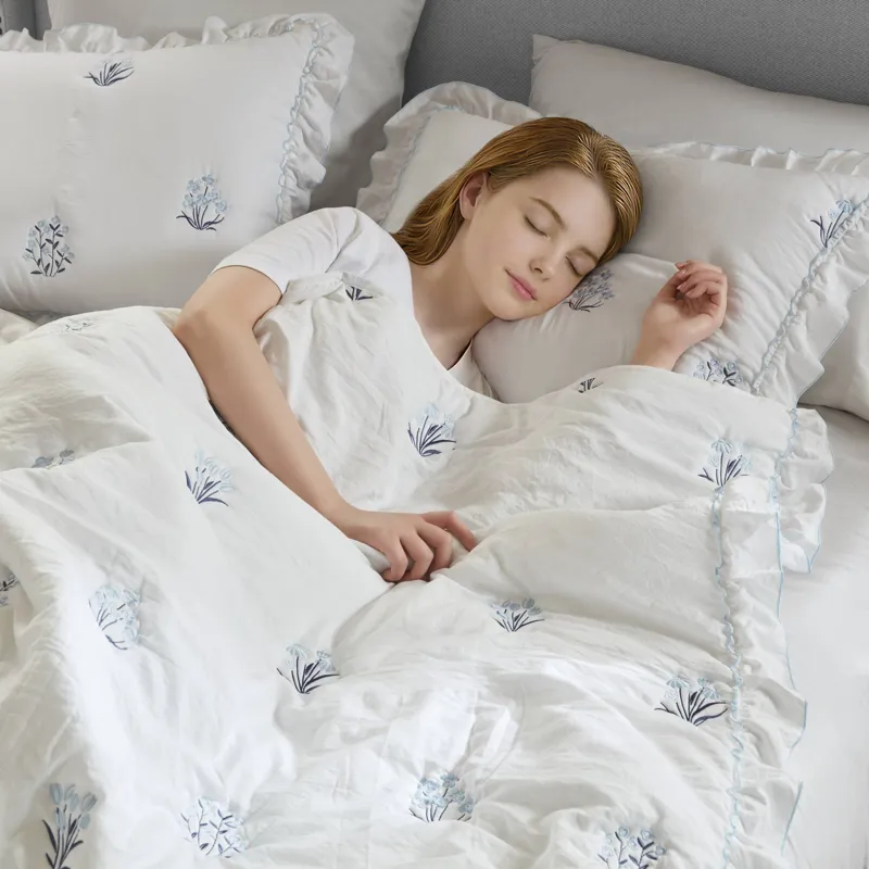 Intelligent Design Aglaia Quilt Set