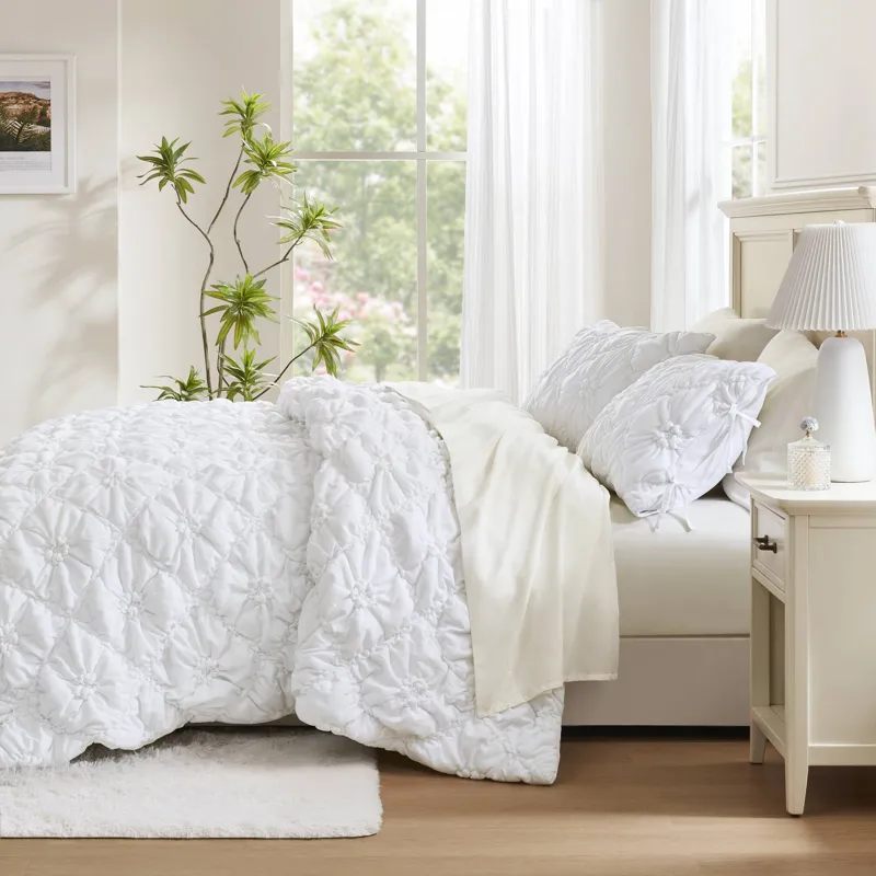 Intelligent Design Lily Comforter Set