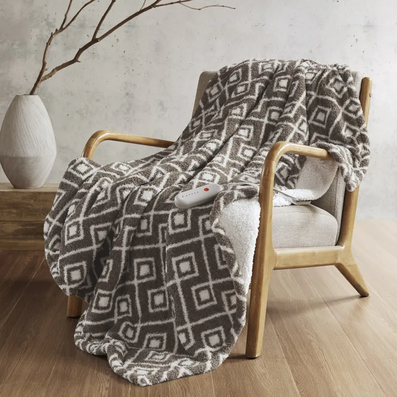 Amira Dream Soft Heated Throw - Brown Geo