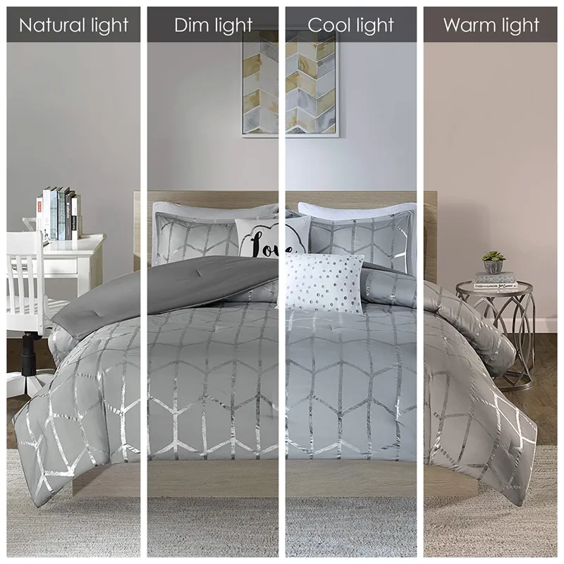Intelligent Design Raina Metallic Printed Comforter Set