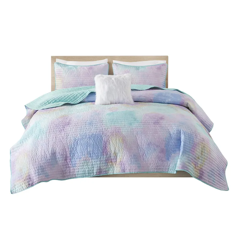 Intelligent Design Cassiopeia Watercolor Tie Dye Printed Quilt Set with Throw Pillow