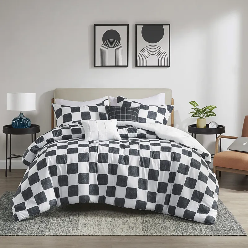 Intelligent Design Miley Checkered Comforter Set