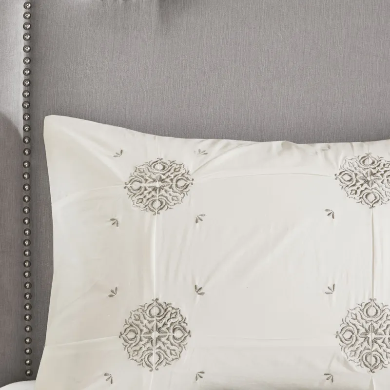 Madison Park Malia 4 Piece Embroidered Cotton Reversible Duvet Cover Set