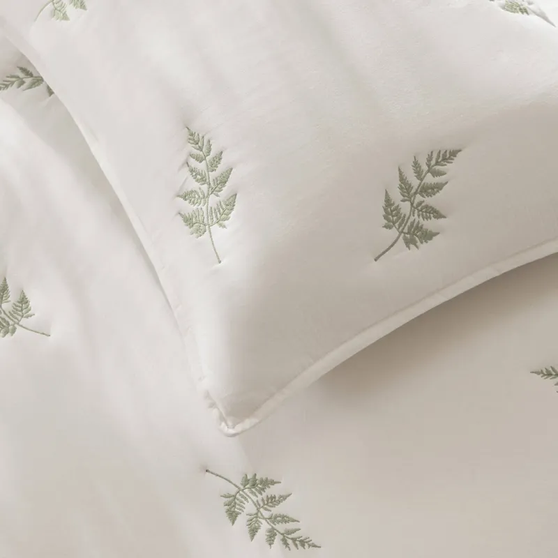 Harbor House Blue Willow Embroidered Botanical 100% Cotton Lightweight 3 Piece Quilt Set