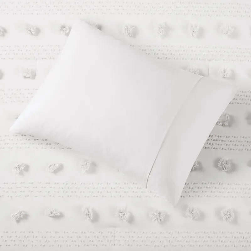 Intelligent Design Lucy Clip Jacquard Comforter Set
