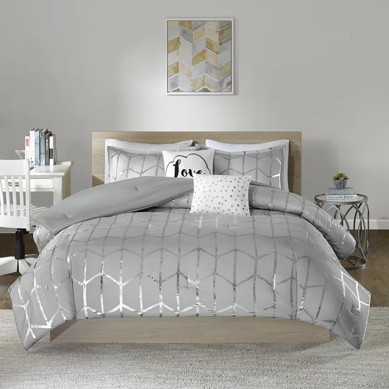 Intelligent Design Raina Metallic Printed Comforter Set