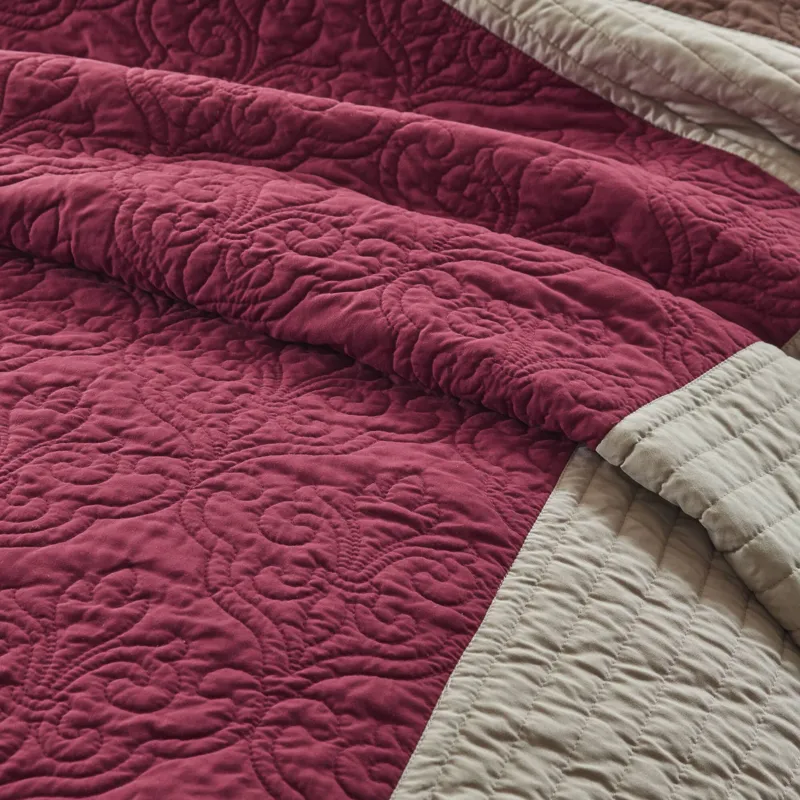 Attingham Full/Queen 7 Piece Quilt Set with Euro Shams and Throw Pillows - Red