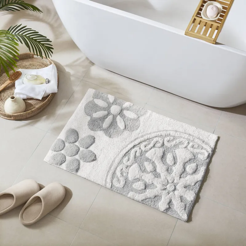 Madison Park Casablanca Medallion Cotton Tufted Bath Rug