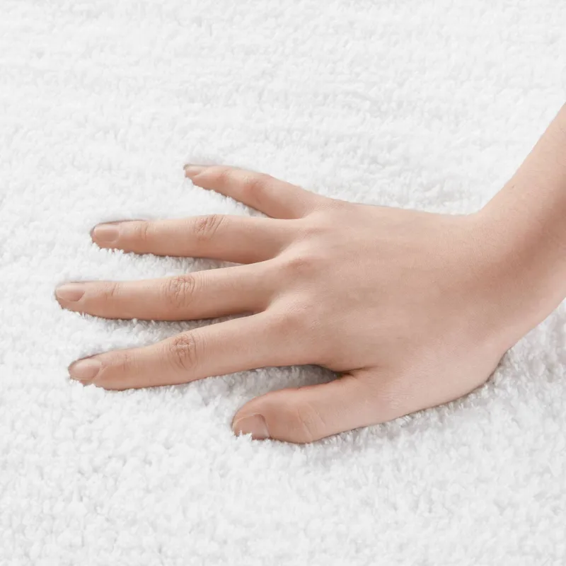 Splendor 100% Cotton Tufted 3000 GSM Reversible Bath Rug - White