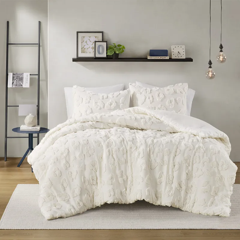 Intelligent Design Larissa Animal Chenille Comforter Set