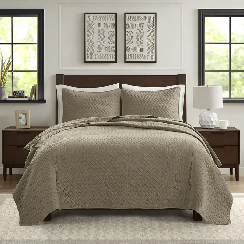 Hampton Hill Velvet Touch 3 Piece Luxurious Oversized Quilt Set