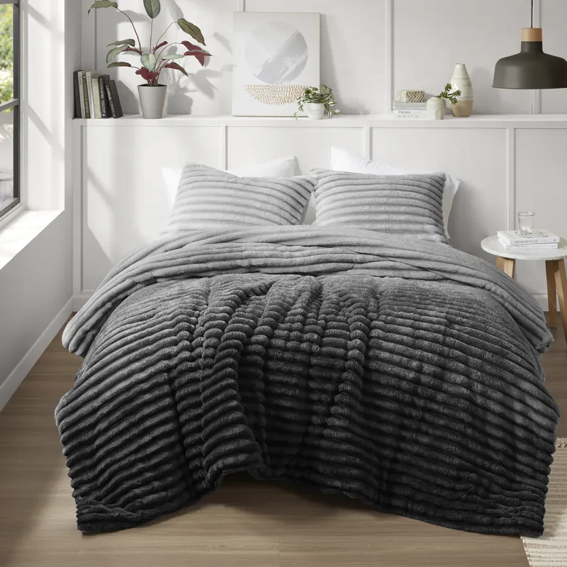Intelligent Design Avril Fluffy Ribbed Plush Comforter Set