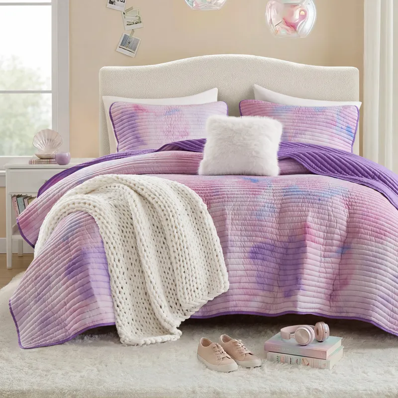 Intelligent Design Cassiopeia Watercolor Tie Dye Printed Quilt Set with Throw Pillow