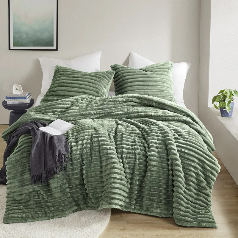 Intelligent Design Avril Fluffy Ribbed Plush Comforter Set