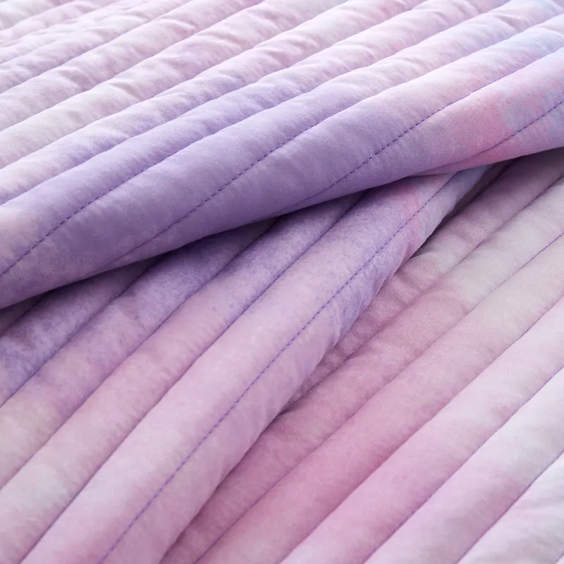 Intelligent Design Cassiopeia Watercolor Tie Dye Printed Quilt Set with Throw Pillow