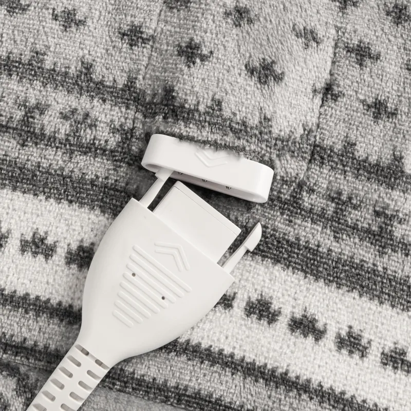 Woolrich Print Plush to Sherpa Heated Throw