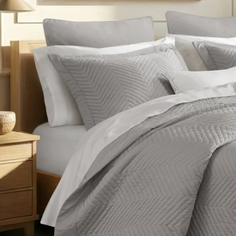 Harbor House Liam Hotel 3 Piece Cotton Quilt Set