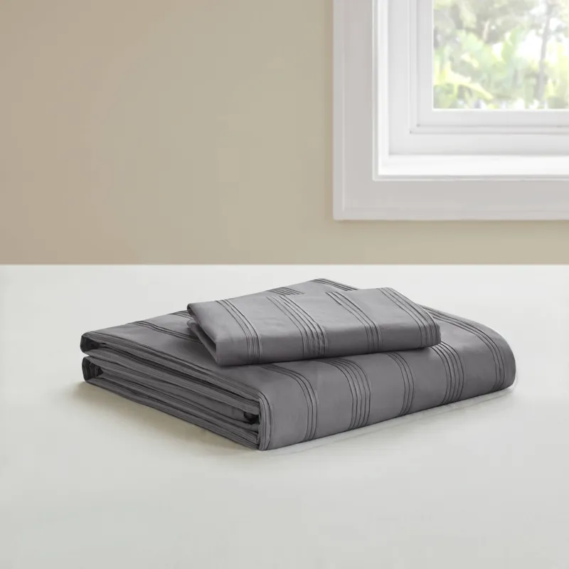 Super Listing Logan Striped Reversible Pintuck Pleated Duvet Set