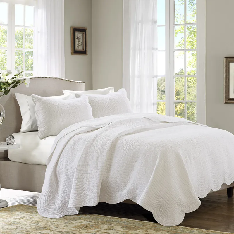 Madison Park Tuscany 3 Piece Reversible Scalloped Edge Quilt Set