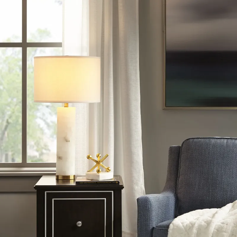 Prague Alabaster Table Lamp - White/Gold
