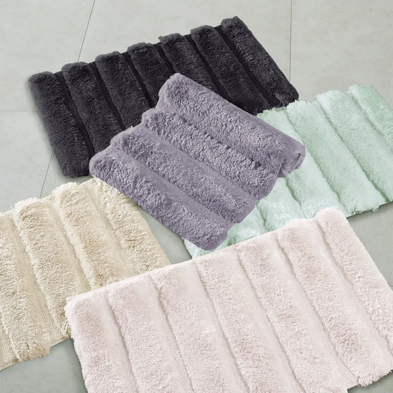 Madison Park Tufted Pearl Channel Rug