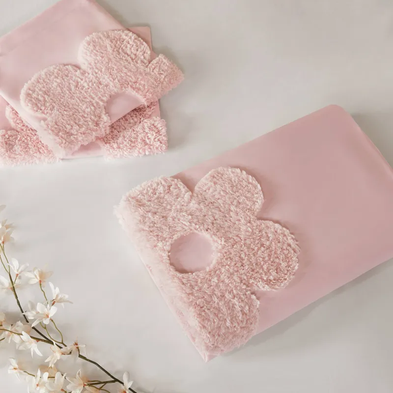 Urban Habitat Kids Gracie Floral Reversible Tufted Chenille Duvet Cover Set