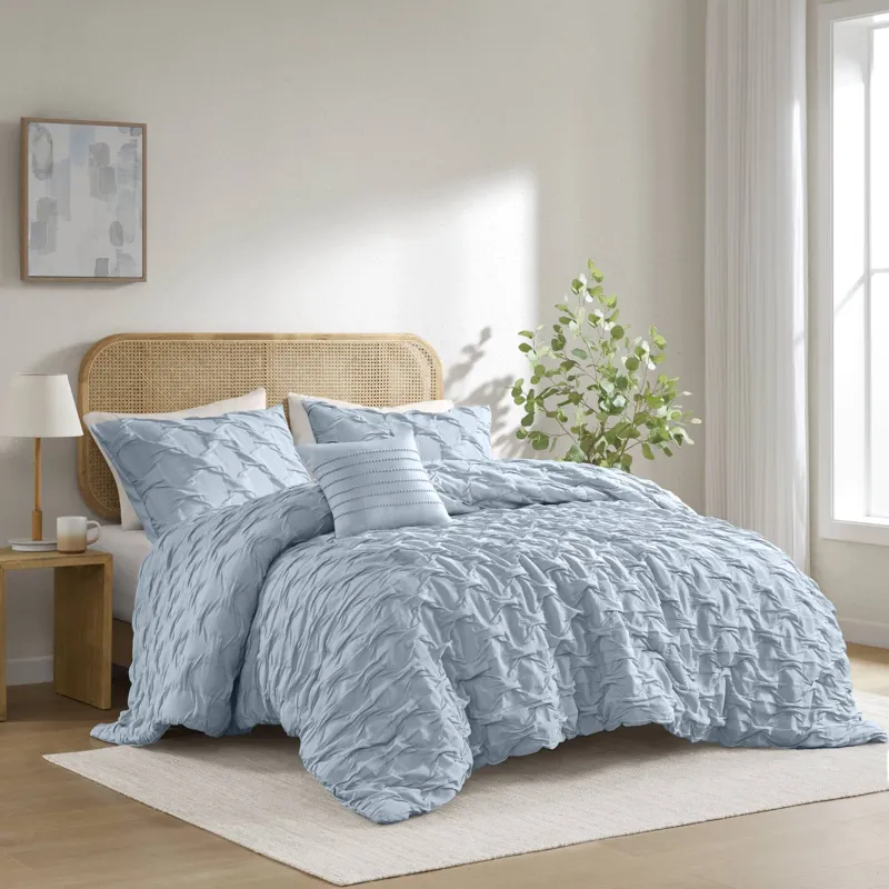 Comfort Spaces Bailey Diamond Pintuck Pleated Woven Comforter Set