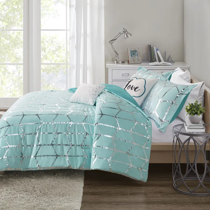 Intelligent Design Raina Metallic Printed Comforter Set