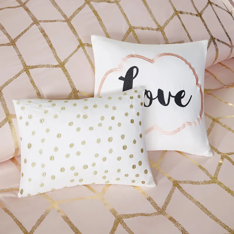 Intelligent Design Raina Metallic Printed Comforter Set
