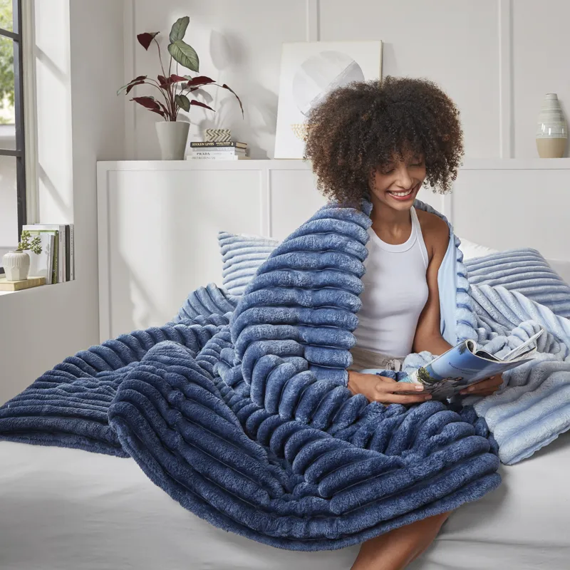 Intelligent Design Avril Fluffy Ribbed Plush Comforter Set