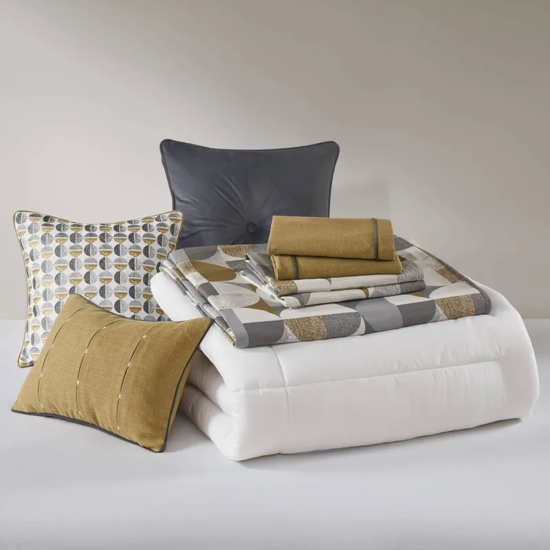 Cirque Queen Jacquard Oversized Duvet Style Comforter Set - Gold