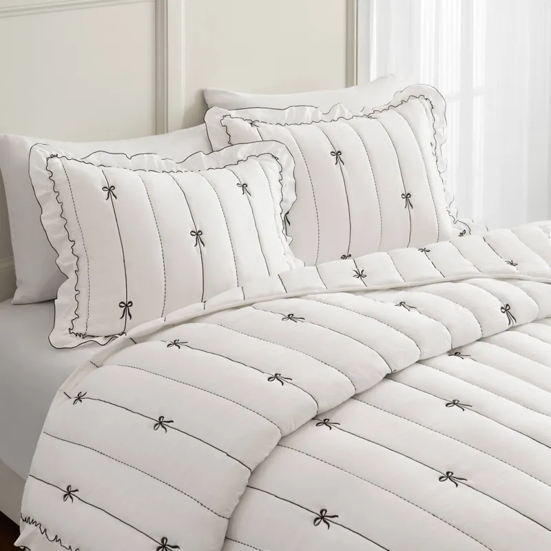 Intelligent Design Liv Quilt Set