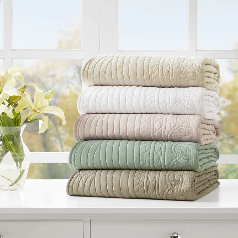 Madison Park Tuscany Oversized Quilted Throw with Scalloped Edges