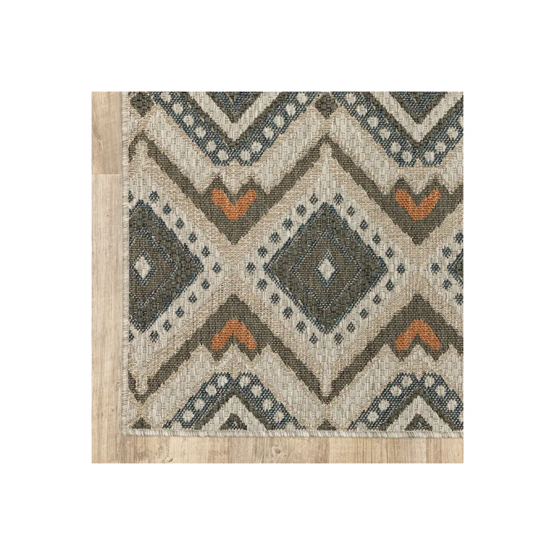 Latitude Rug 5\' 3\" X 7\' 3\"