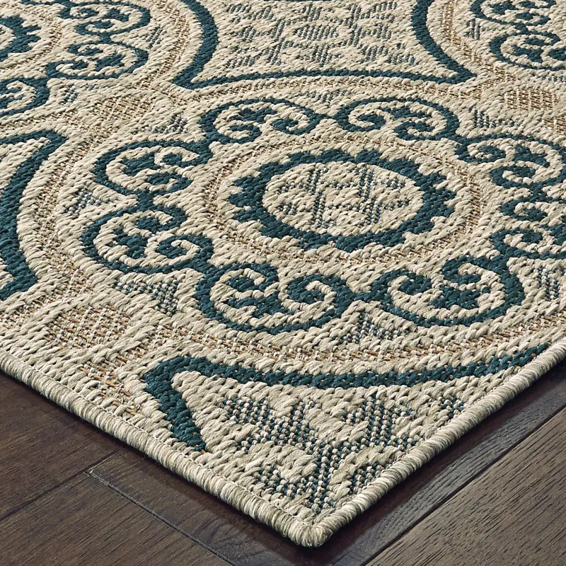 Latitude Rug 5\' 3\" X 7\' 3\"