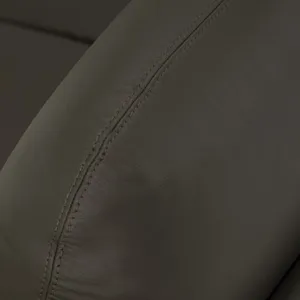 Detail single needle top stitching