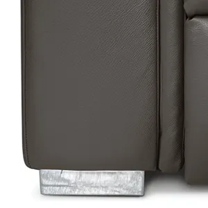 Detail chrome leg option