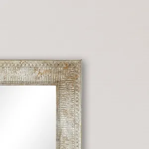 Discovery Mirror Mirrors