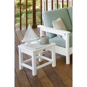 Club 18" Side Table