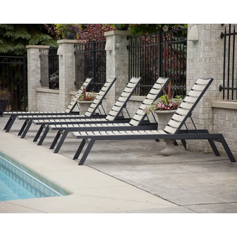 Euro Chaise