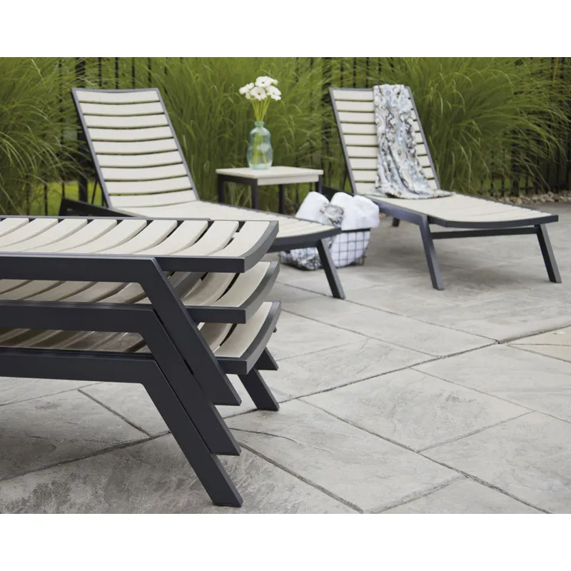 Euro Chaise