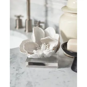 Magnolia Objet (White)