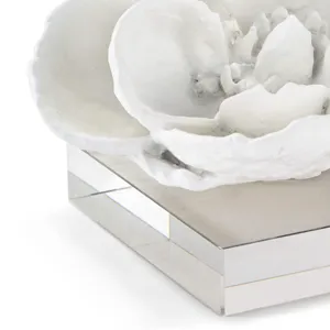 Magnolia Objet (White)