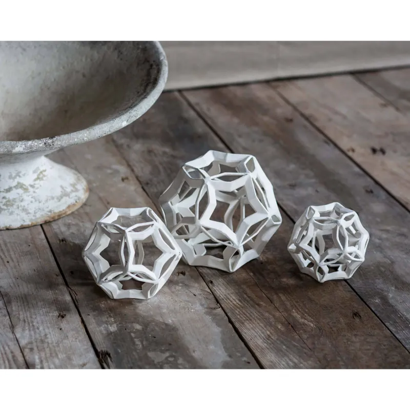 Geometric Star Medium (White)