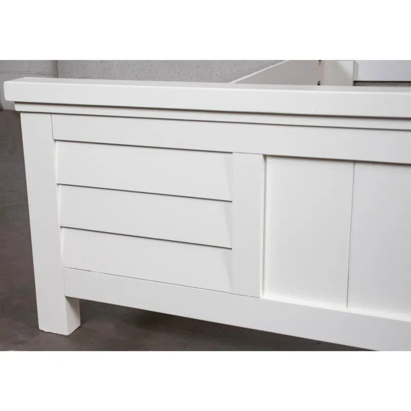 Cora Louver Footboard - King